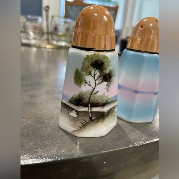 Vintage Lustre Ware Salt and Pepper Shakers - Picture 3 of 4